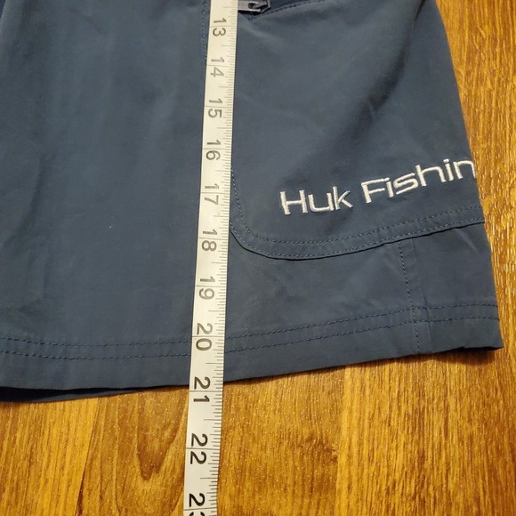 HUK Fishing Shorts Men Small‎ Blue Cargo Zip Pocket Outdoors Performance - Picture 7 of 7